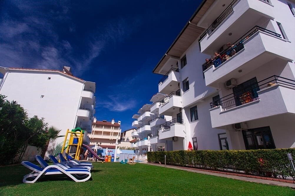 Hotel Adora Garden 3*